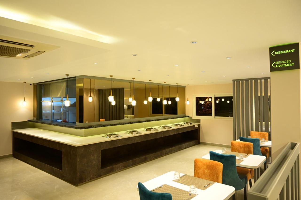 Sterling Keys By Tgi Hotel Bangalore Buitenkant foto