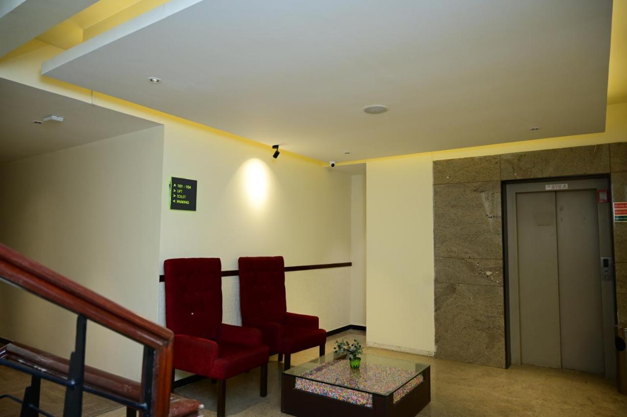 Sterling Keys By Tgi Hotel Bangalore Buitenkant foto