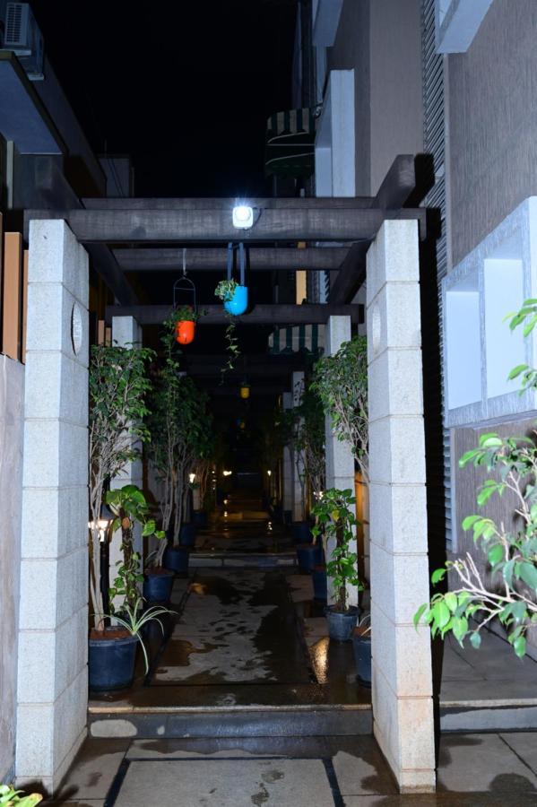 Sterling Keys By Tgi Hotel Bangalore Buitenkant foto